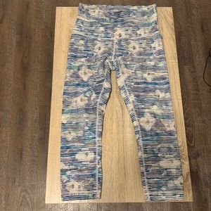 Gently used lulu crop leggings size 8
